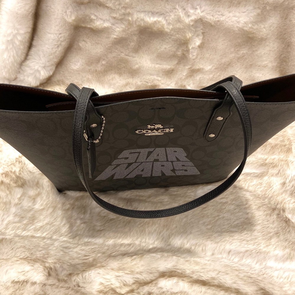 PRICE DROP! STAR WARS x COACH Tote Black Signature - Picture 5 of 8